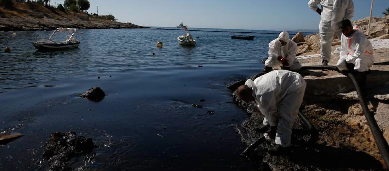 Κυβέρνηση: «Η περιπέτεια αυτή έχει λήξει πλέον ο Σαρωνικός είναι καθαρός από μαζούτ»